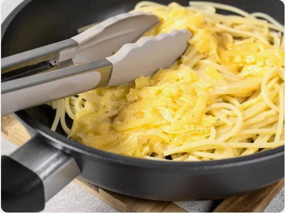 Макароны с сыром и яйцом