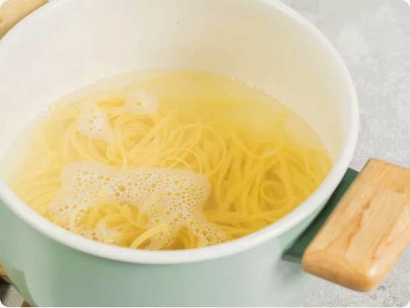 Паста с помидорами и сыром Паста с помидорами и сыром
