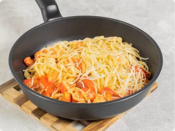 Паста с помидорами и сыром Паста с помидорами и сыром