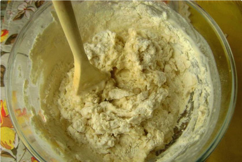 Жареные пирожки с яблоками на сковороде