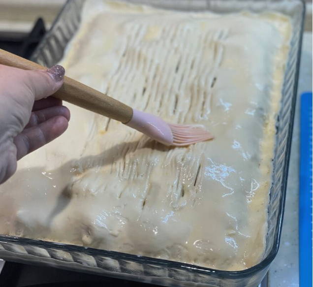 Пирог из слоеного теста с курицей Пирог из слоеного теста с курицей