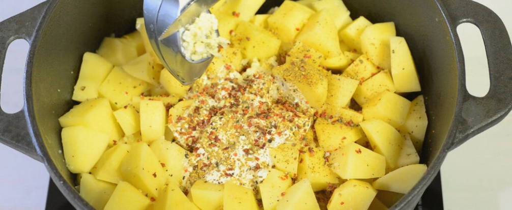 Тушеный картофель с курицей Тушеный картофель с курицей