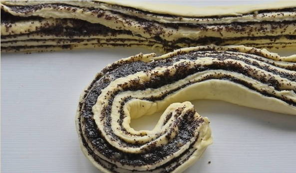 Булка с маком Булка с маком