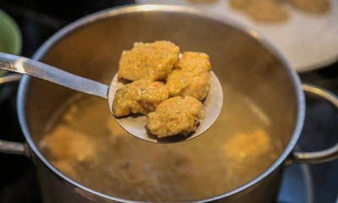 Азу по-татарски из говядины с солеными огурцами с картошкой Азу по-татарски из говядины с солеными огурцами с картошкой