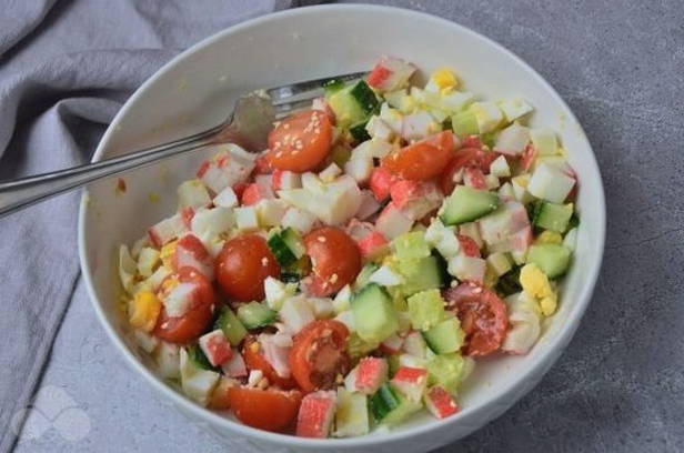 Салат Нежность с крабовыми палочками