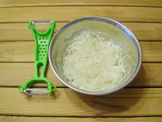 Витаминный салат из капусты и моркови с уксусом