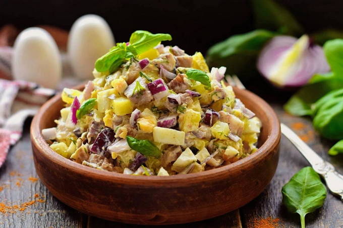 Салат с картофелем и селедкой