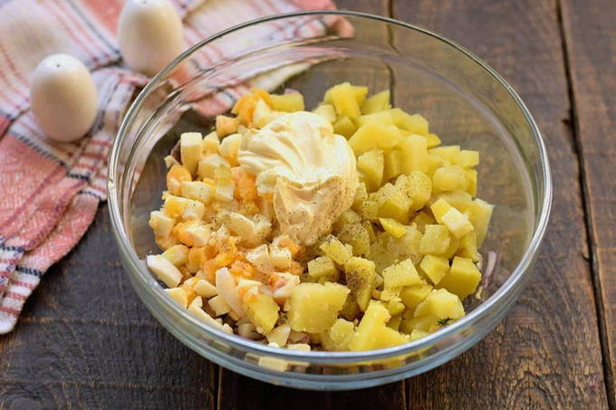 Салат с картофелем и селедкой