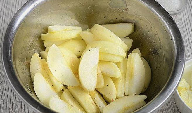 Карамелизированные яблоки для пирога на сковороде Карамелизированные яблоки для пирога на сковороде