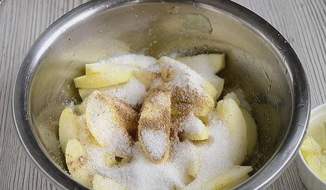 Карамелизированные яблоки для пирога на сковороде Карамелизированные яблоки для пирога на сковороде