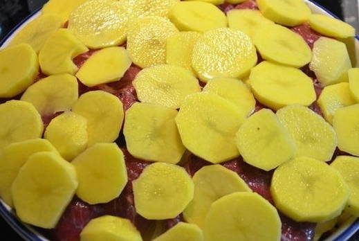 Картошка с мясом и сыром в духовке