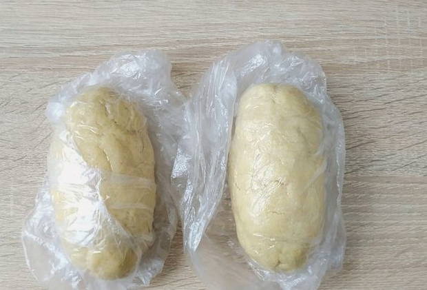 Пирог из песочного теста с вареньем в духовке Пирог из песочного теста с вареньем в духовке