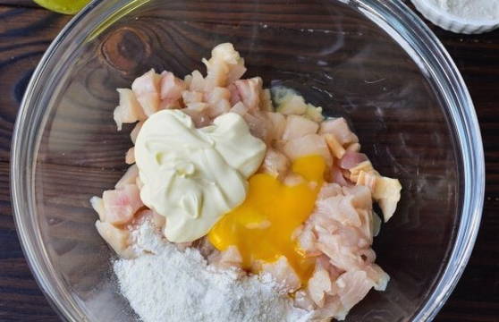 Котлеты из куриного филе по-албански Котлеты из куриного филе по-албански