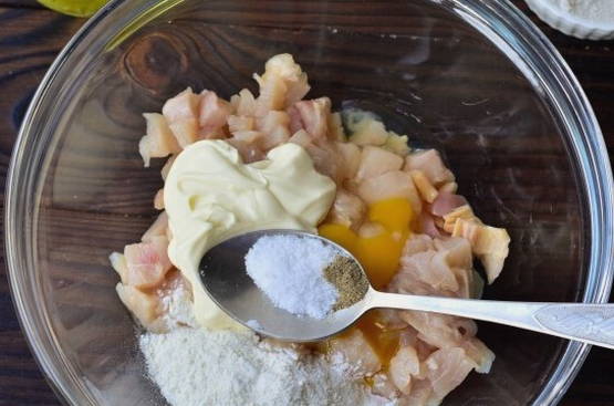 Котлеты из куриного филе по-албански Котлеты из куриного филе по-албански