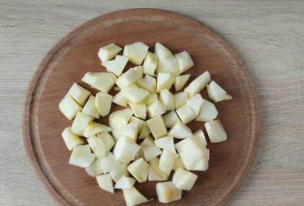 Шарлотка с корицей
