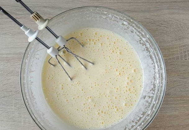 Шарлотка с корицей