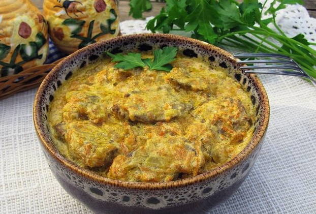 Куриная печень в сметане