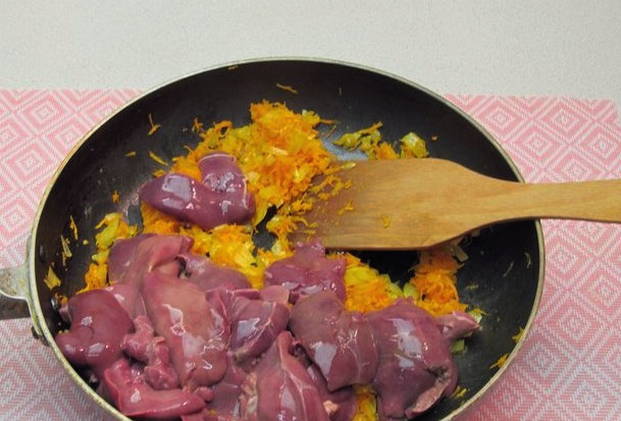 Куриная печень в сметане