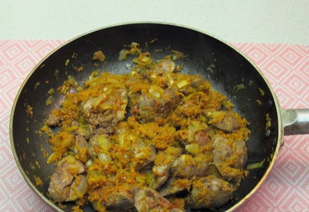 Куриная печень в сметане