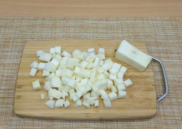 Салат с курицей, сельдереем и яблоком Салат с курицей, сельдереем и яблоком
