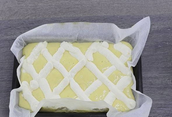 Пирог на кефире с творогом