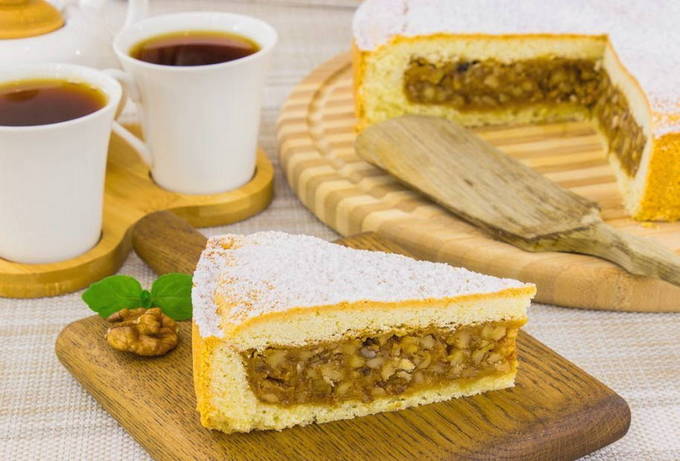 Пирог с грецкими орехами Пирог с грецкими орехами