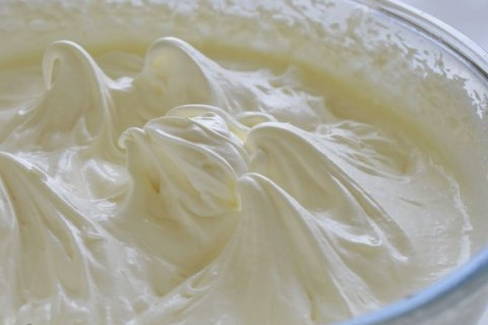 Крем из взбитых сливок