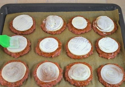 Котлеты с сыром в духовке Котлеты с сыром в духовке