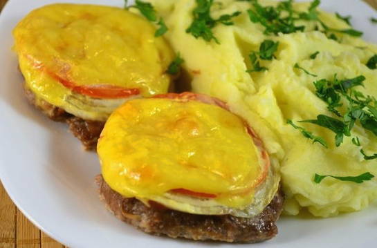 Котлеты с сыром в духовке Котлеты с сыром в духовке