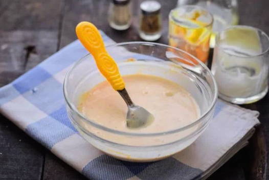 Свинина в сметане на сковороде