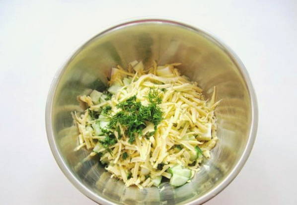 Салат со свежим огурцом и яйцом Салат со свежим огурцом и яйцом