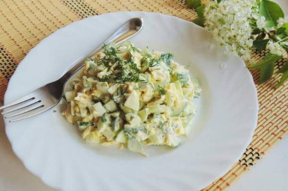 Салат со свежим огурцом и яйцом Салат со свежим огурцом и яйцом