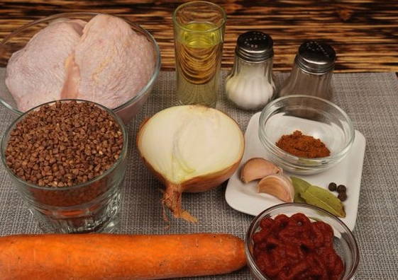 Гречка по-купечески с курицей на сковороде Гречка по-купечески с курицей на сковороде