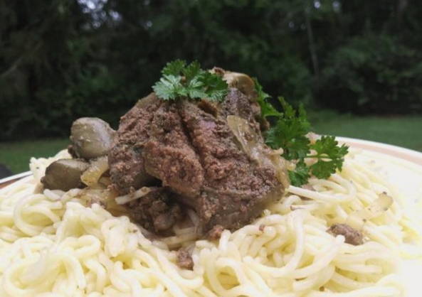 Жареная куриная печень с луком