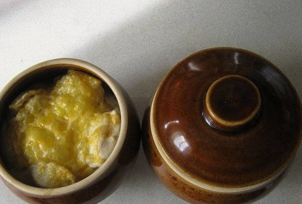 Запеченные пельмени с сыром и сметаной в духовке Запеченные пельмени с сыром и сметаной в духовке