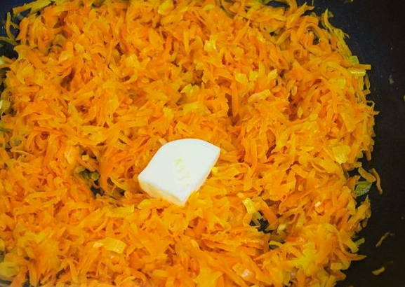 Пирожки с морковью в духовке