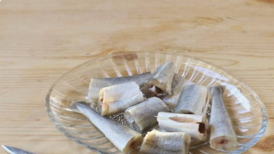 Тушеная рыба с морковью и луком Тушеная рыба с морковью и луком