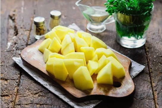 Картошка с грибами в горшочках в духовке