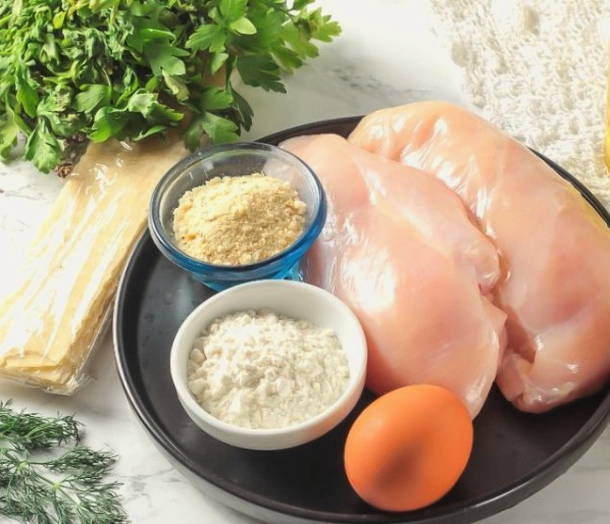 Наггетсы из куриной грудки в домашних условиях на сковороде Наггетсы из куриной грудки в домашних условиях на сковороде