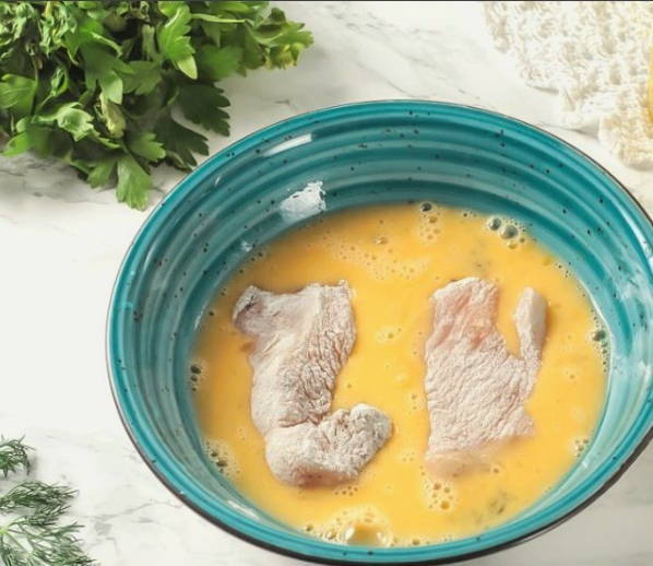 Наггетсы из куриной грудки в домашних условиях на сковороде Наггетсы из куриной грудки в домашних условиях на сковороде