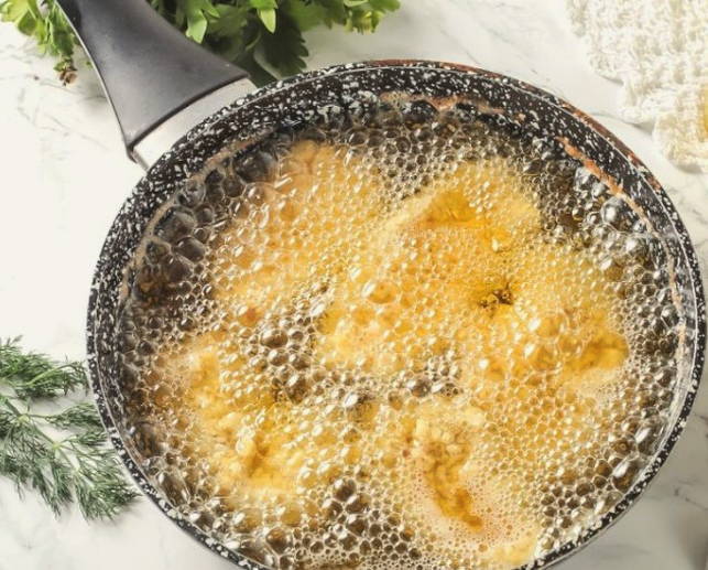Наггетсы из куриной грудки в домашних условиях на сковороде Наггетсы из куриной грудки в домашних условиях на сковороде
