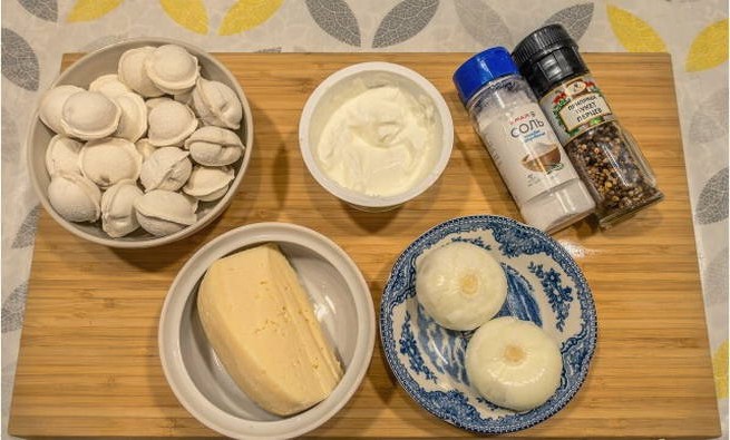 Пельмени со сметаной и сыром в духовке Пельмени со сметаной и сыром в духовке