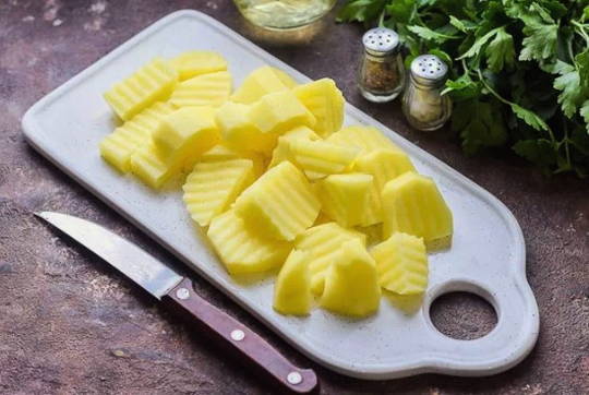 Тушеная картошка с мясом в духовке