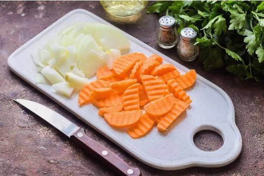 Тушеная картошка с мясом в духовке