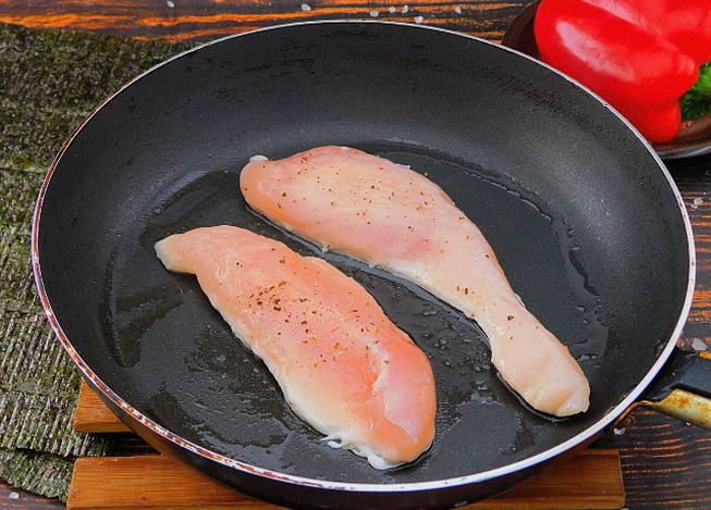 Роллы с курицей Роллы с курицей
