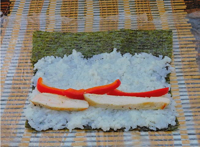 Роллы с курицей Роллы с курицей