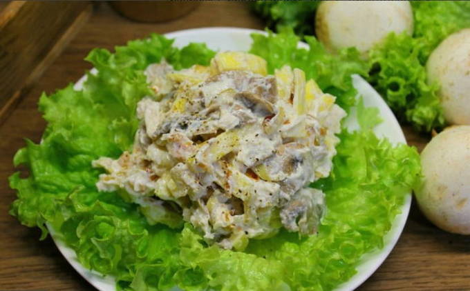 Салат «Министерский» с курицей
