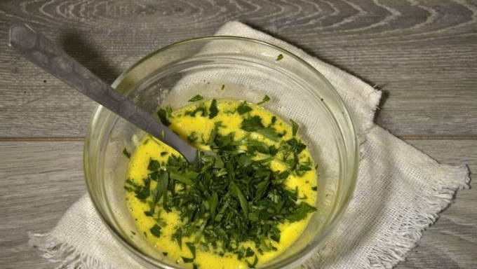 Гренки с яйцом на сковороде