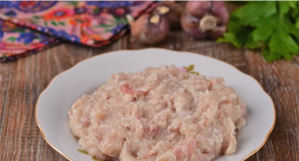 Шампиньоны с фаршем в духовке