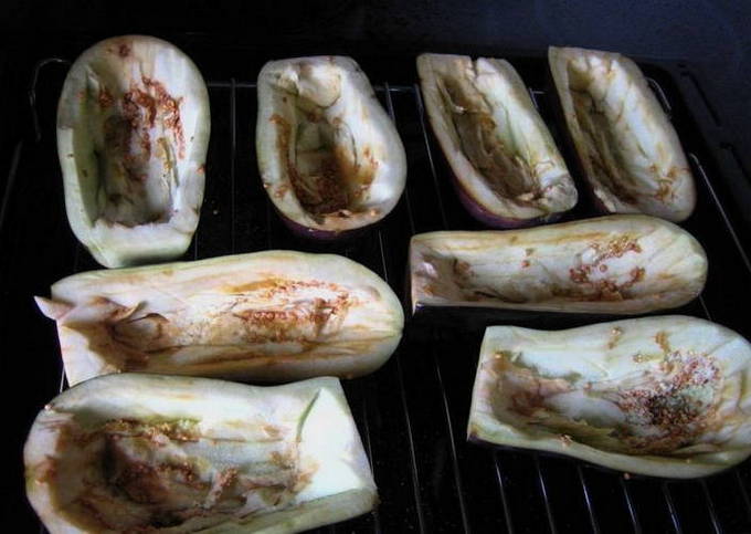 Лодочки из баклажанов в духовке